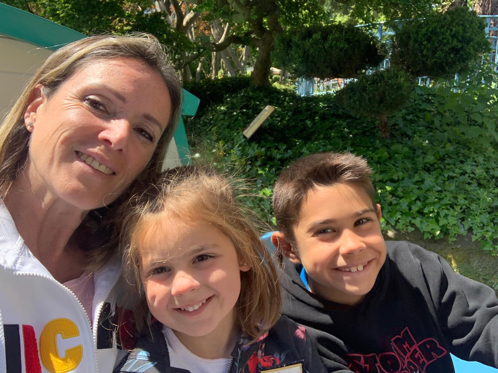 CaRaCa Kids foto de Carolina con sus hijos