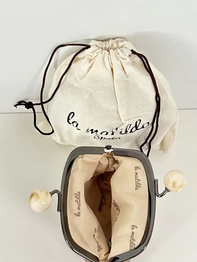 Monedero bolitas Celeste 1.webp