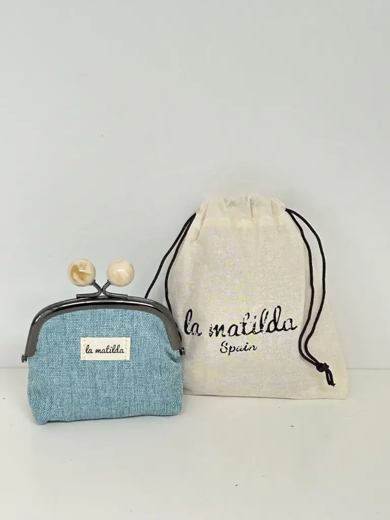 La Matilda Ball Closure Solid Sky Blue