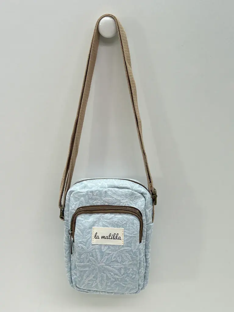 La Matilda Bolso Cuelga Móvil Celeste Flor